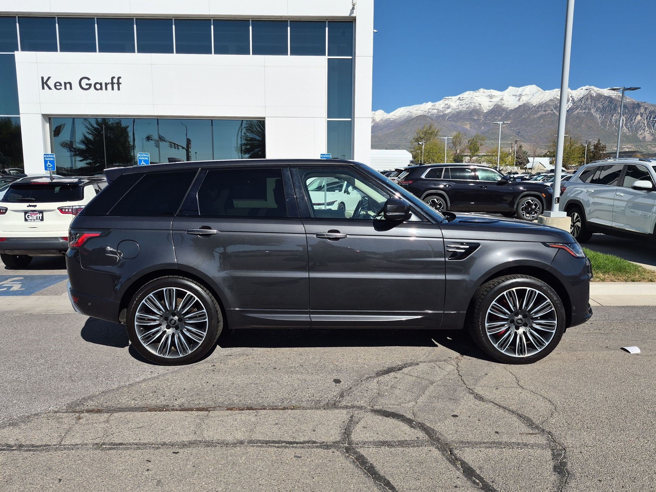 Used 2021 Santorini Black Metallic Land Rover Autobiography image 2
