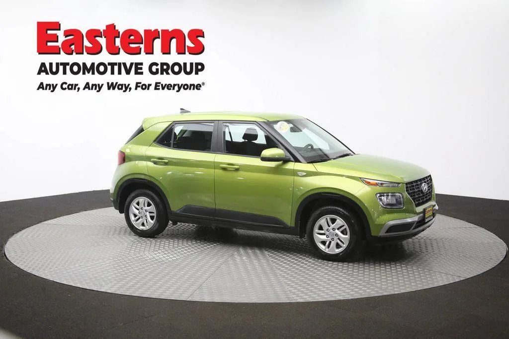 Used 2022 Green Hyundai SE image 49