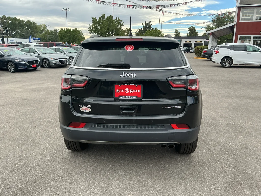 Used 2018 Diamond Black Crystal Pearlcoat Jeep Limited image 6