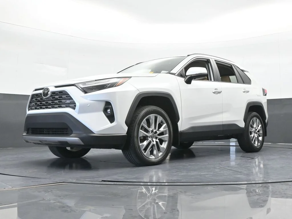 Used 2023 Ice Cap Toyota Limited image 53