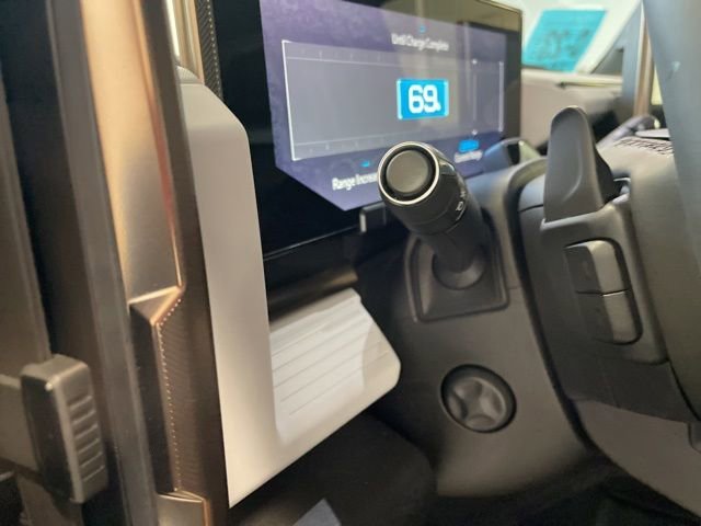 2025 GMC HUMMER EV 2X - Photo 28