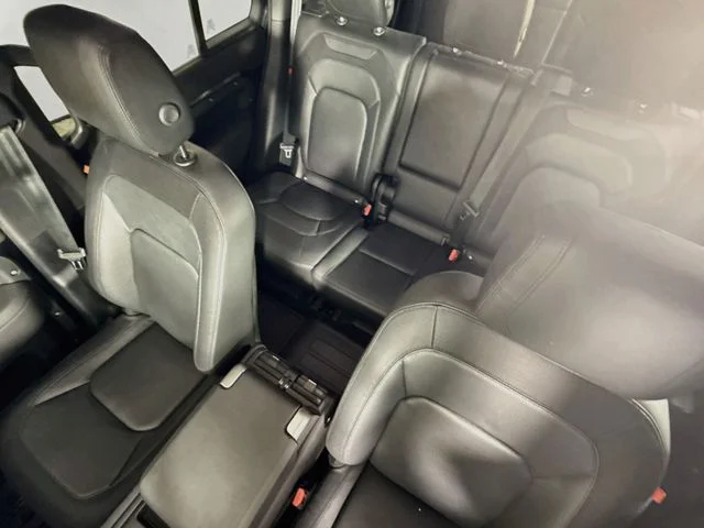 Certified Used 2024 Black Land Rover X-Dynamic SE image 14