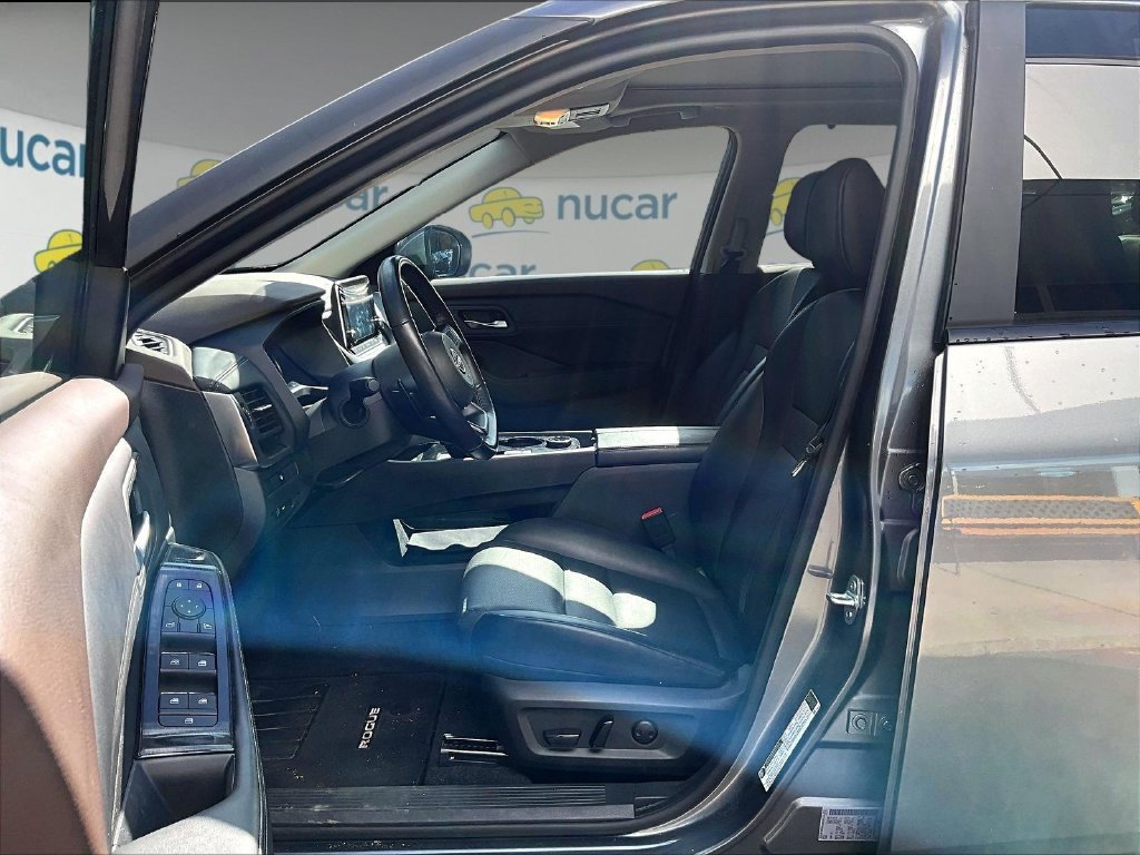 Used 2023 Gray Nissan SV image 11
