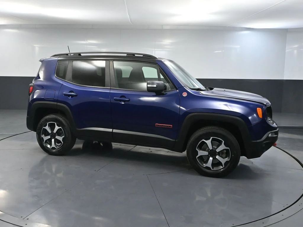 Used 2020 Blue Jeep Trailhawk image 4