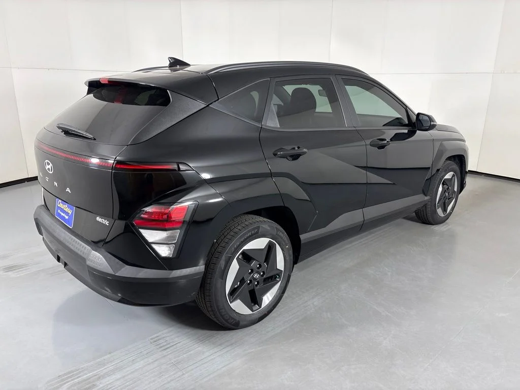 Used 2024 Black Hyundai SEL image 8