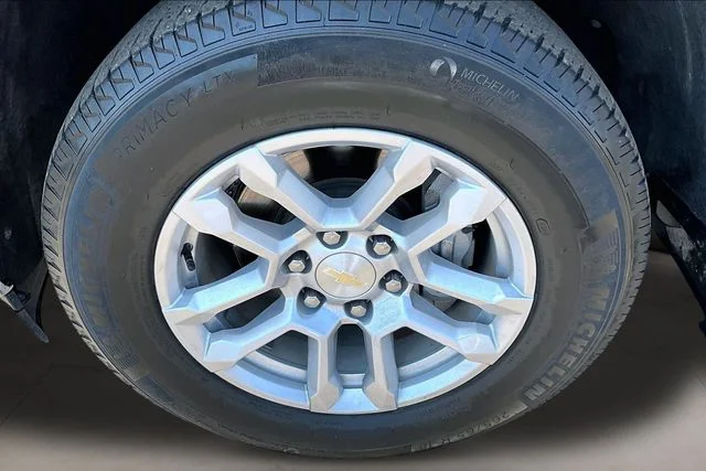 Used 2024 White Chevrolet LT image 28