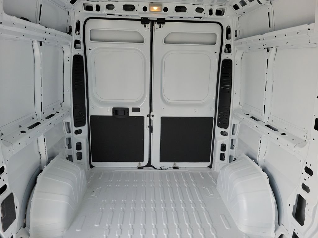 New 2026 Bright White Clear-Coat Exterior Paint RAM High Roof image 14