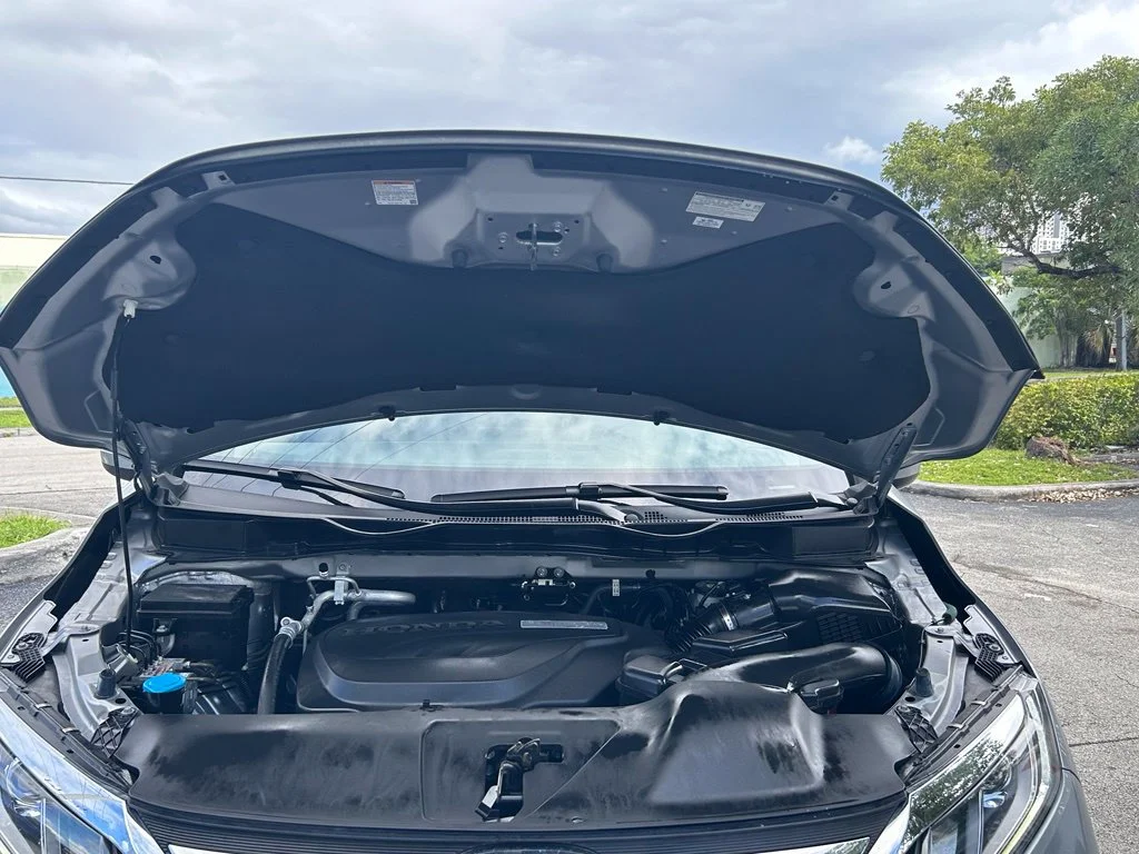 Used 2018 Silver Honda EX-L image 25