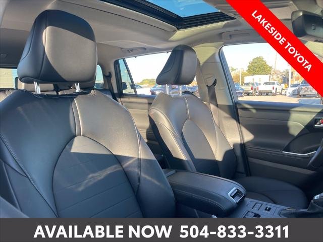 Certified Used 2026 PRECIOUS METAL Toyota  image 16