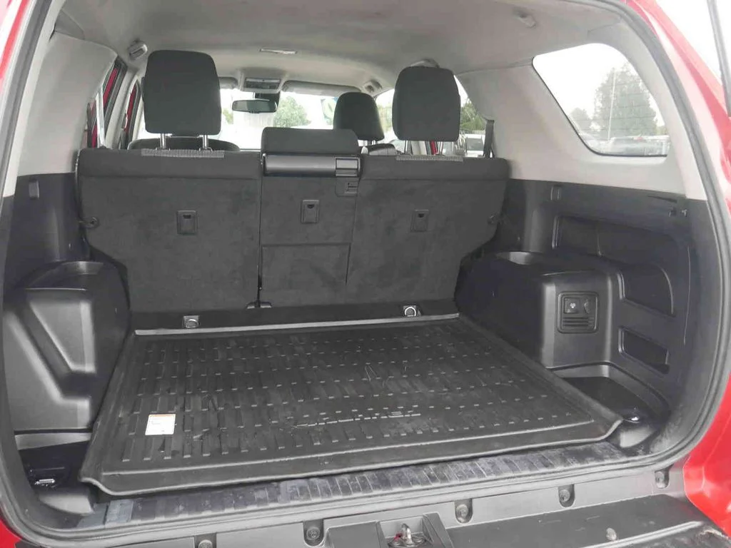 Used 2020 Red Toyota SR5 image 10