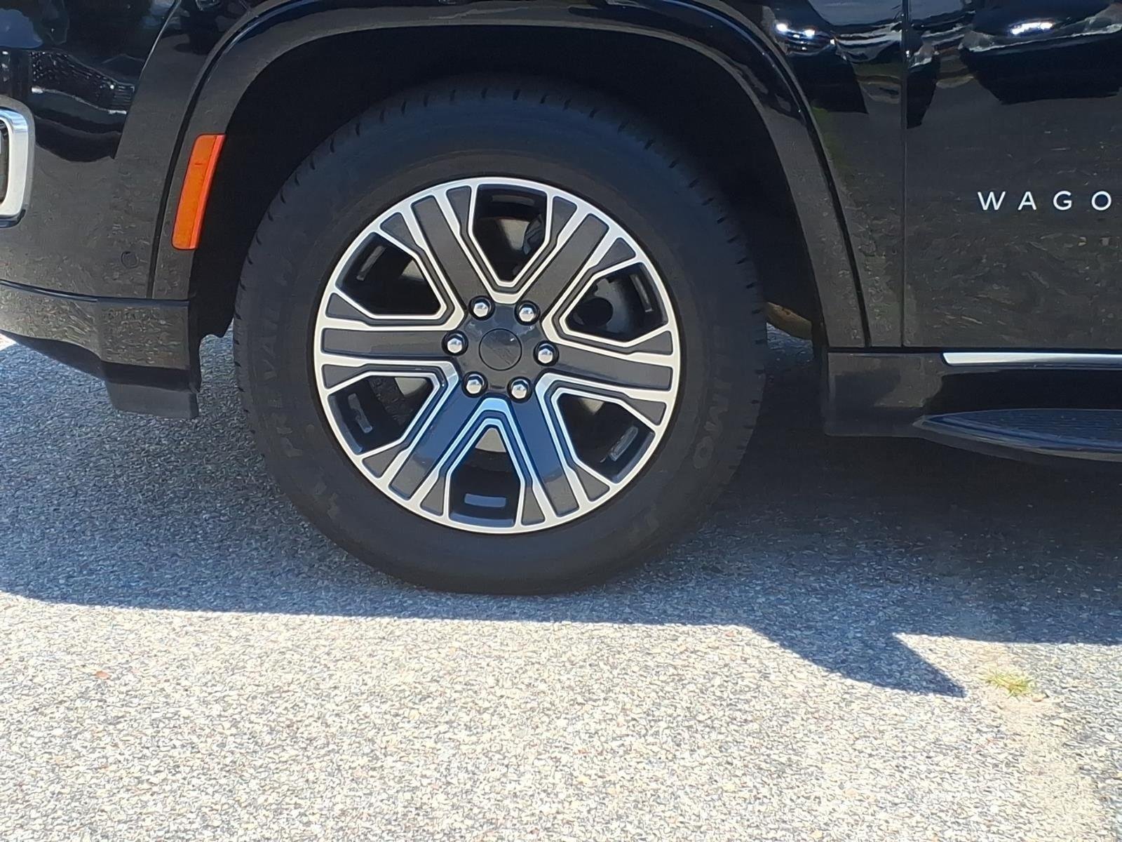 Used 2024 Diamond Black Crystal Pearlcoat Jeep Series II image 9