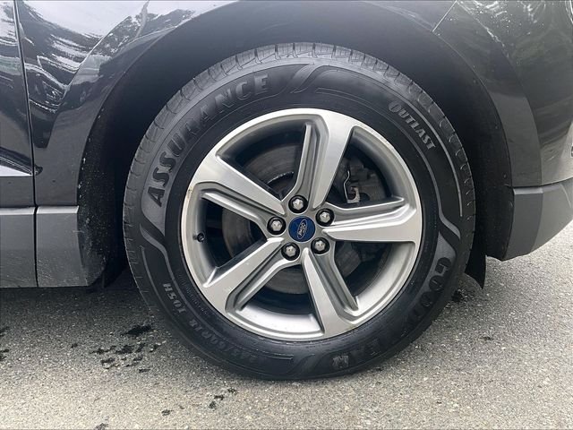 Used 2020 Black Ford SEL image 9
