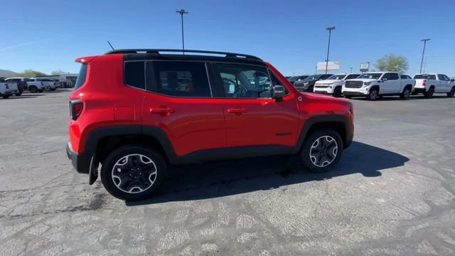 Used 2017 Colorado Red Jeep Trailhawk image 9