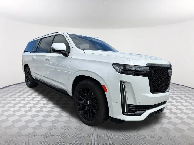 Used 2024 Crystal White Tricoat Cadillac Sport Platinum image 3
