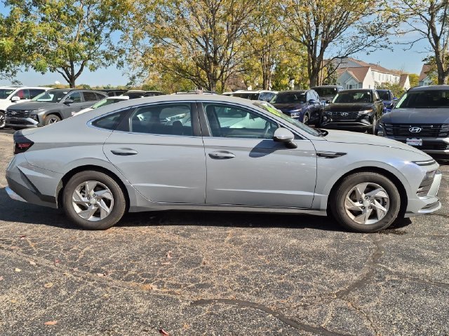 Used 2026 Blue Hyundai SE image 8