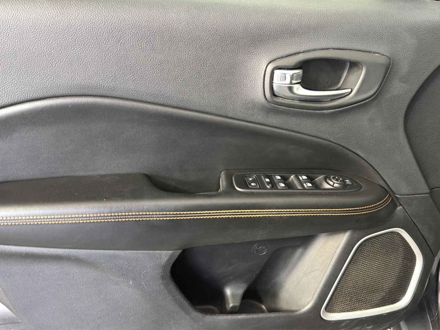 Used 2019 Granite Crystal Metallic Clearcoat Jeep Limited image 26