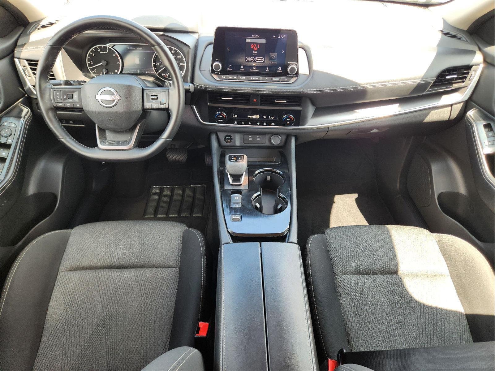 Used 2025 Everest White Pearl Nissan SV image 27