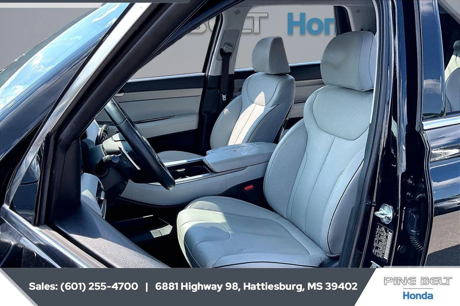 Used 2025 Abyss Black Pearl Hyundai SEL image 18
