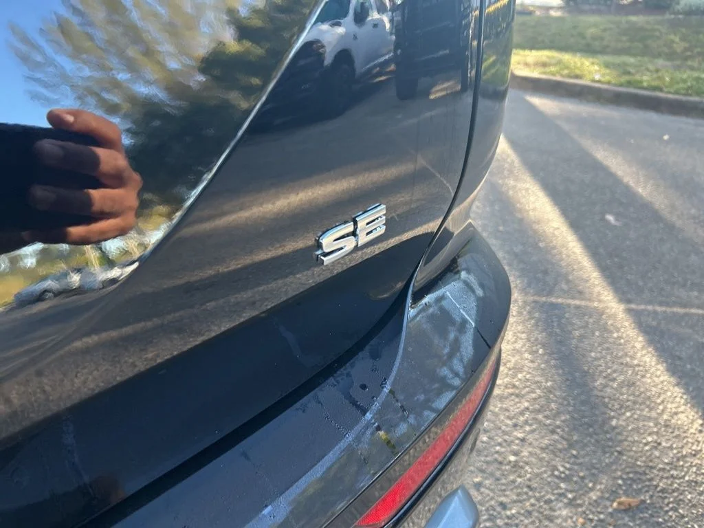 New 2026 Black Mitsubishi SE image 19