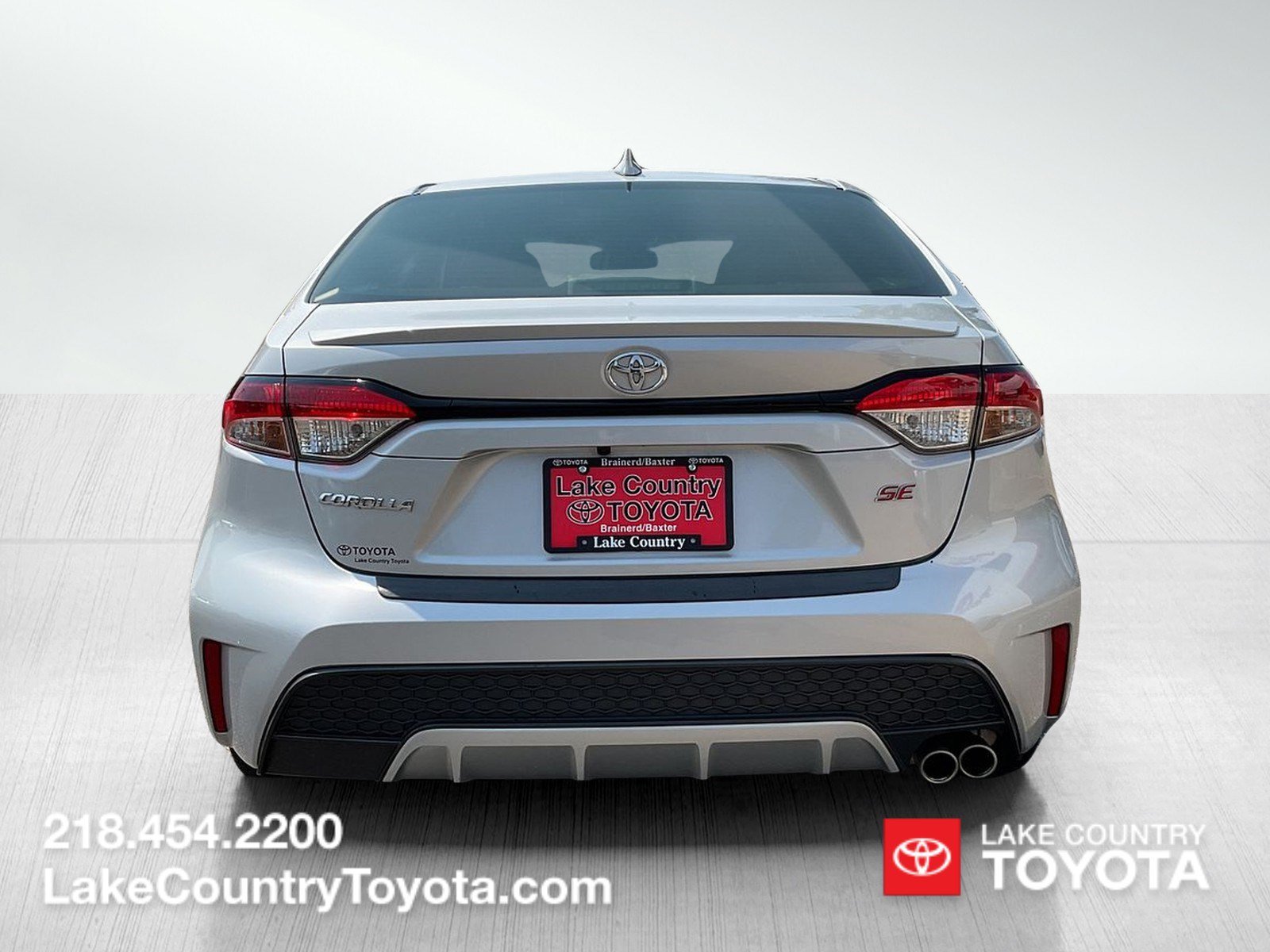 Used 2022 Silver Toyota SE image 4