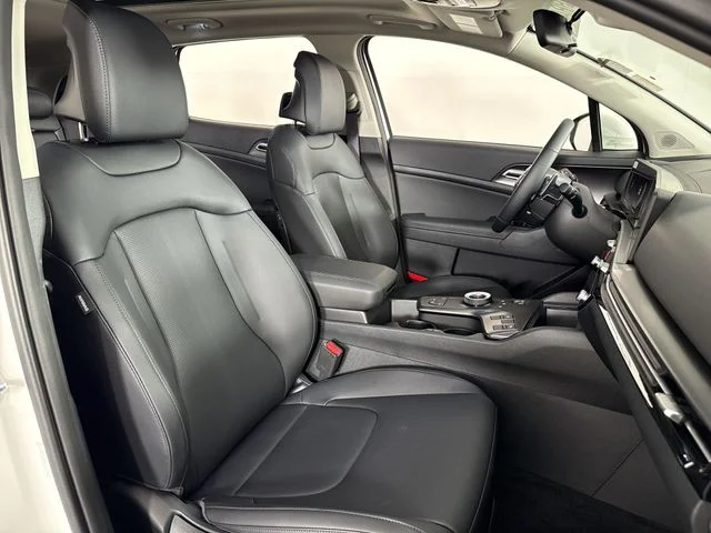 New 2026 Snow White Pearl Kia EX image 24