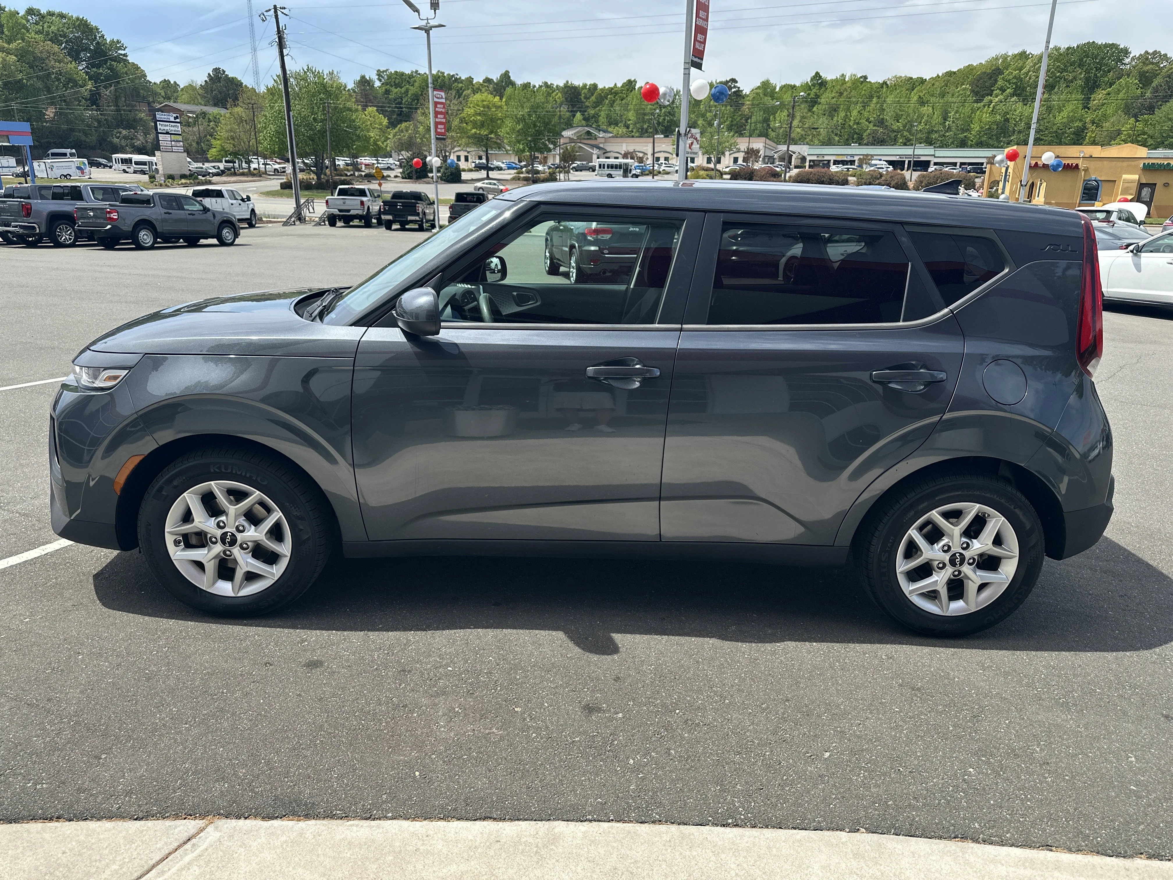 Used 2022 Gravity Gray Kia LX image 5