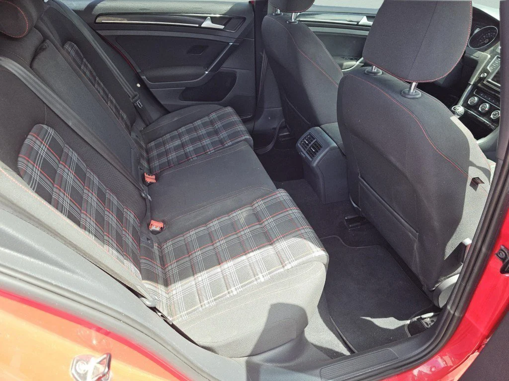 Used 2016 Tornado Red Volkswagen S image 5