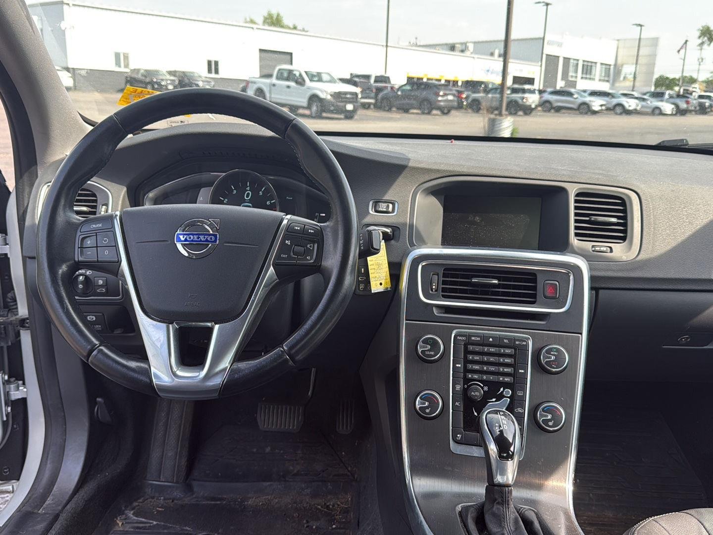 Used 2015 Bright Silver Metallic Volvo T5 Drive-E Premier image 2