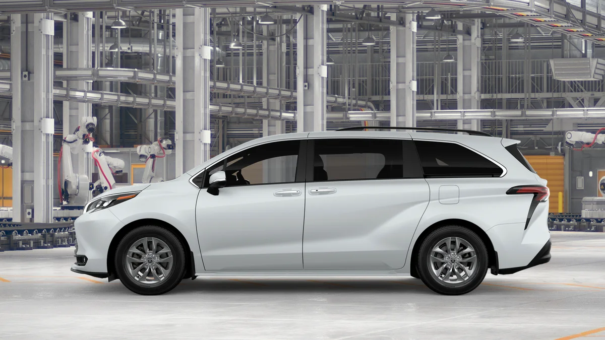 New 2026 Wind Chill Pearl Toyota XLE image 4