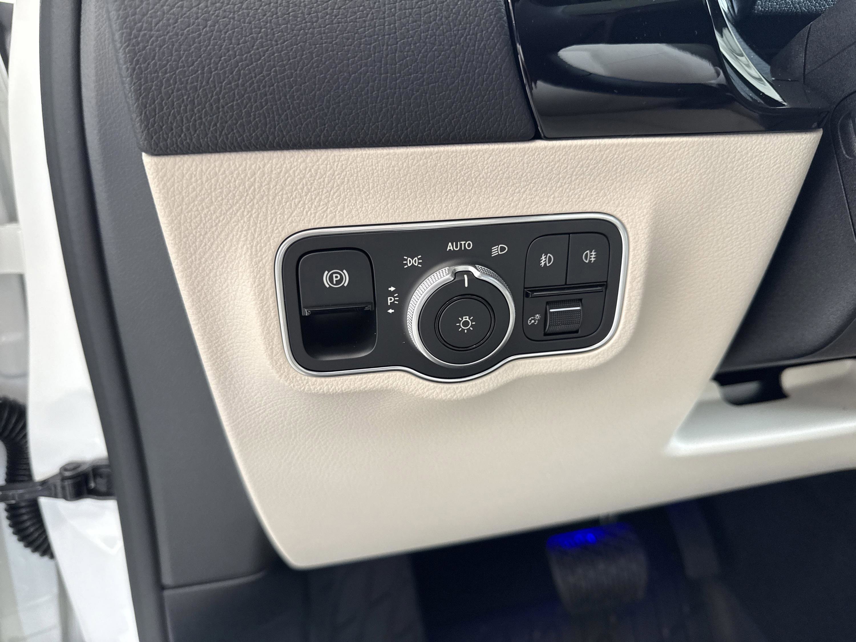 New 2026 Polar White Mercedes-Benz GLA 250 image 12