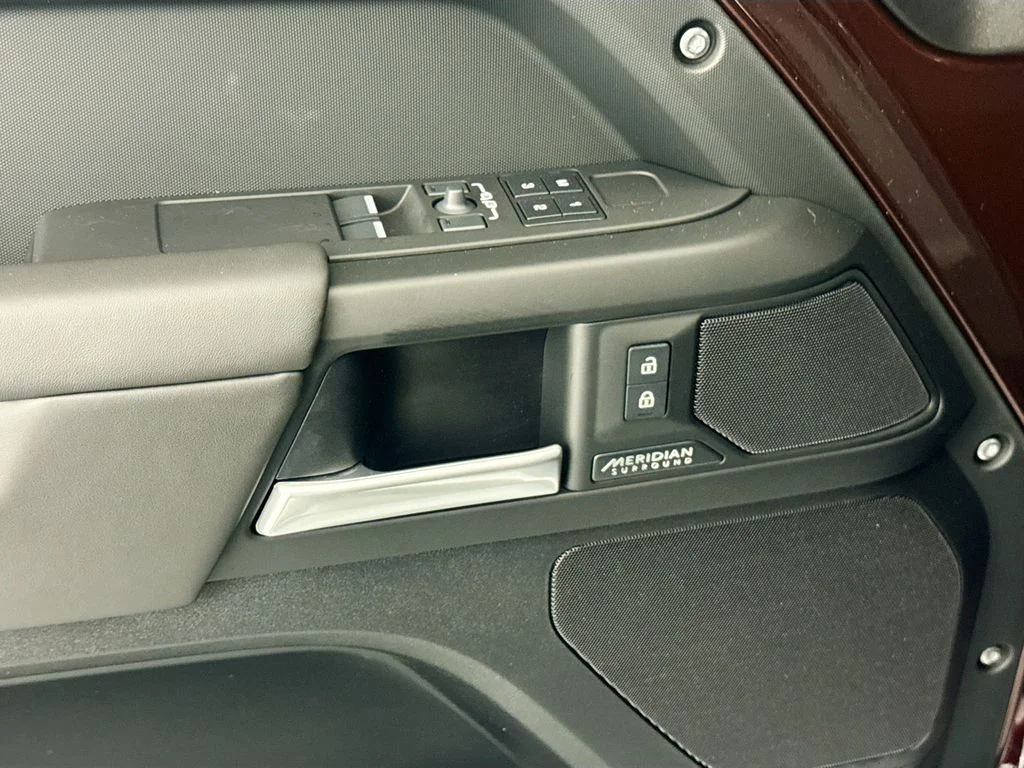 New 2026 Sedona Red Land Rover X-Dynamic SE image 18