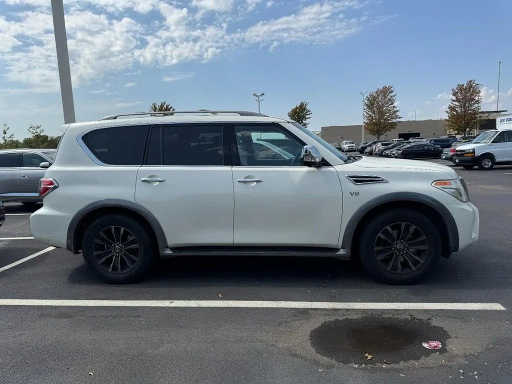 Used 2017 White Nissan Platinum image 2