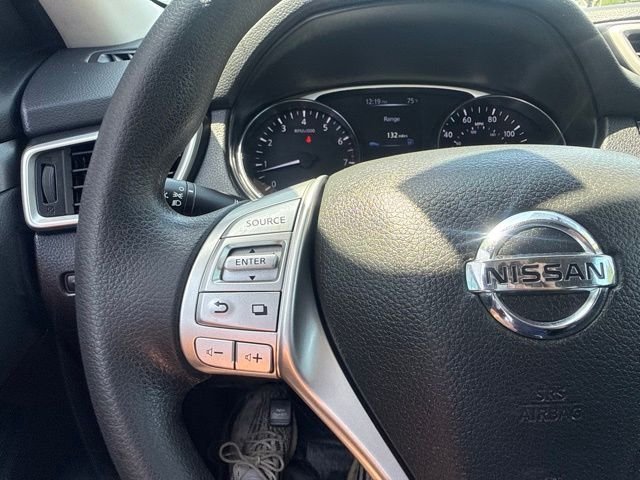 Used 2016 White Nissan S image 18