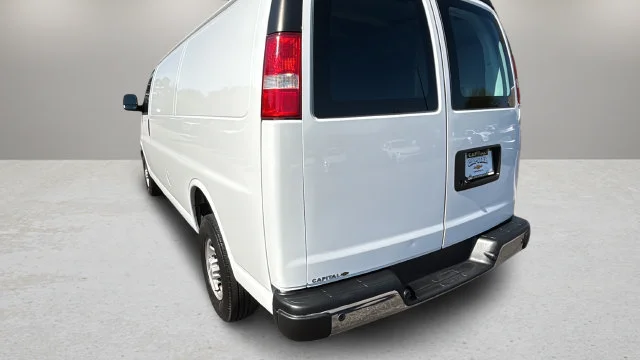 Used 2022 SUMMIT WHITE Chevrolet RWD 3500 Extended Wheelbase WT image 47