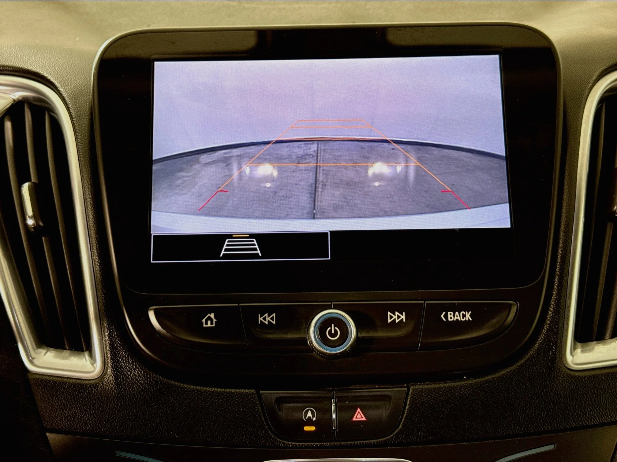 Used 2021 SUMMIT WHITE Chevrolet LT image 15