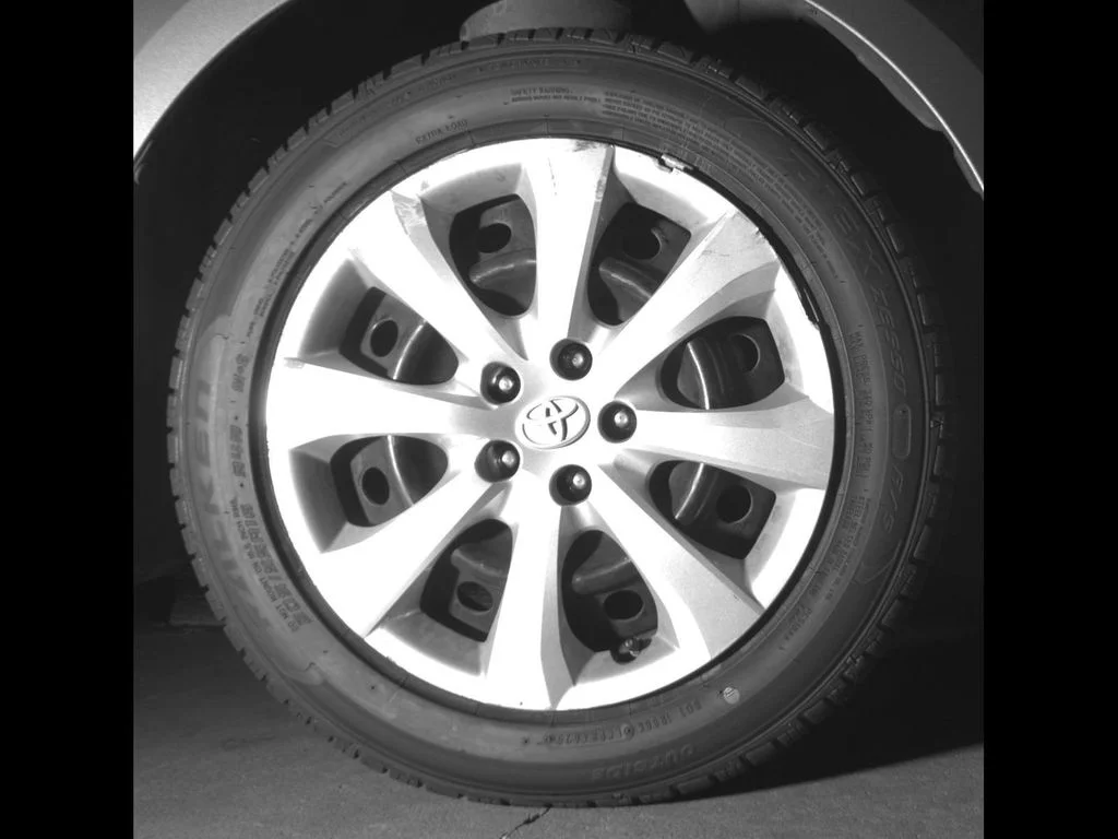 Used 2021  Toyota LE image 9