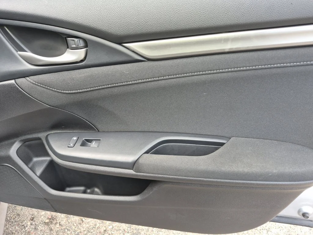 Used 2018 Silver Honda EX image 25