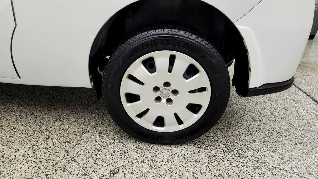 Used 2018 Bright White Ram Tradesman SLT Van w/ ParkSense & Commercial Shelving image 9