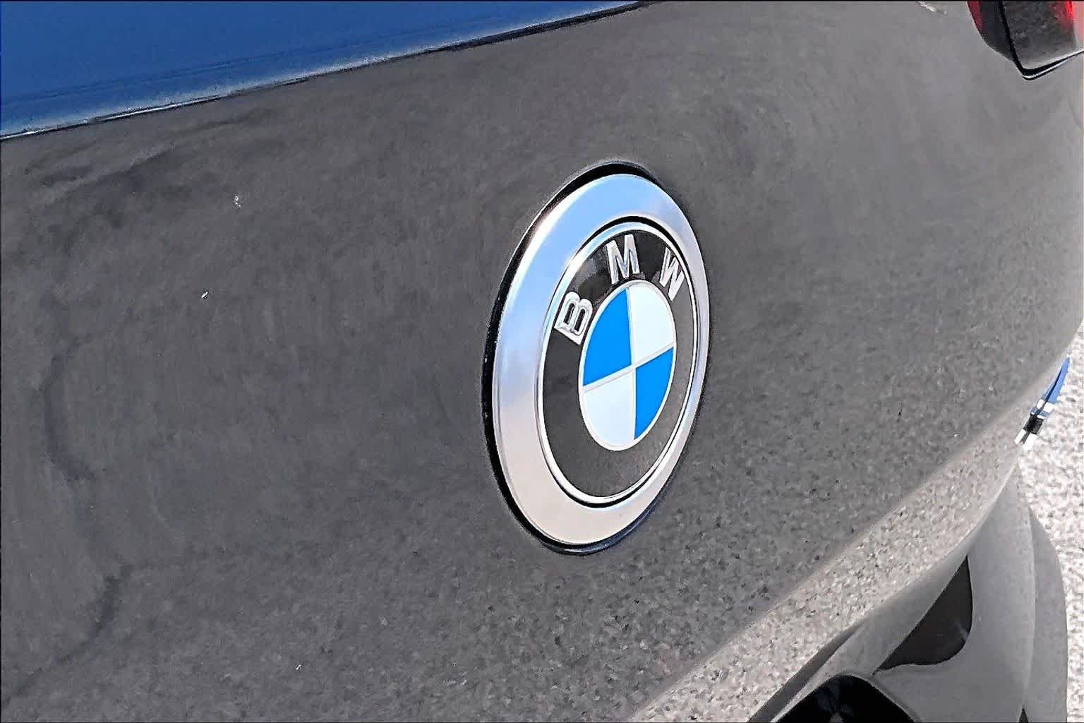 Used 2025  BMW xDrive28i image 9