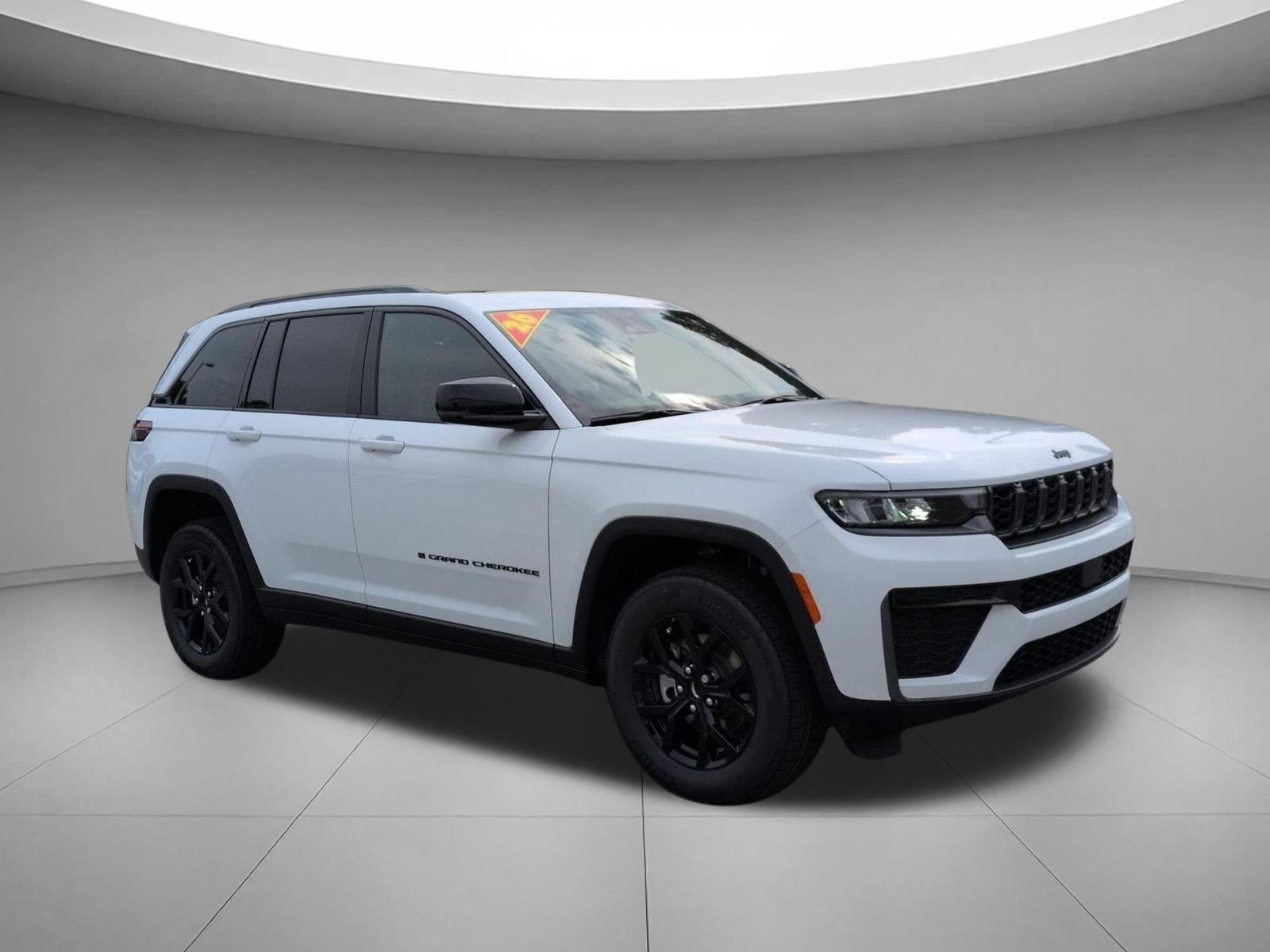 New 2026 Bright White Clear-Coat Exterior Paint Jeep Laredo Altitude image 7
