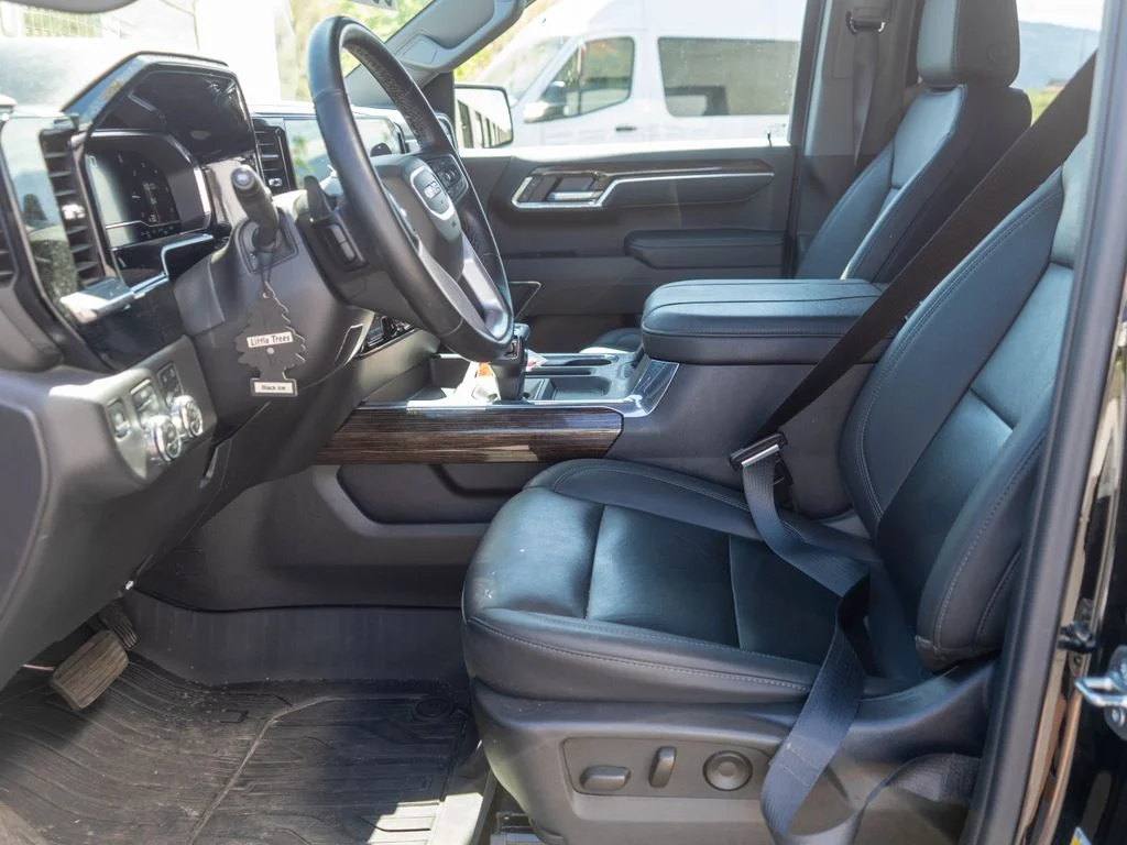 Used 2025 Black GMC Elevation image 12
