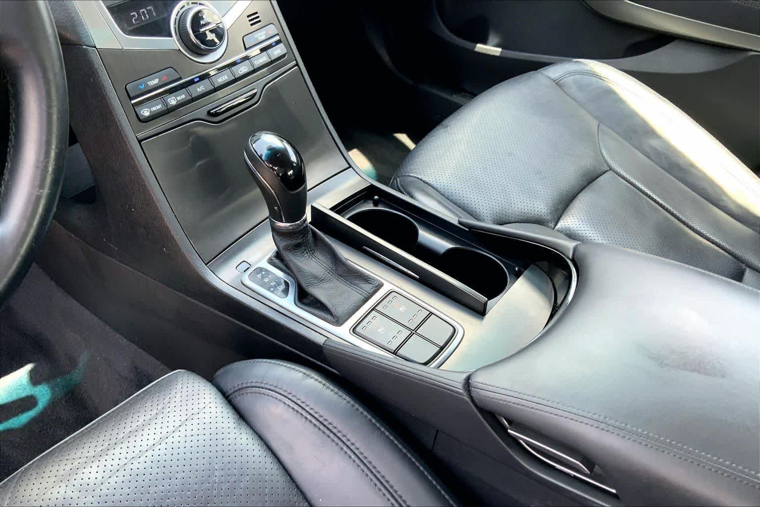 Used 2015 Pewter Gray Metallic Hyundai  image 14