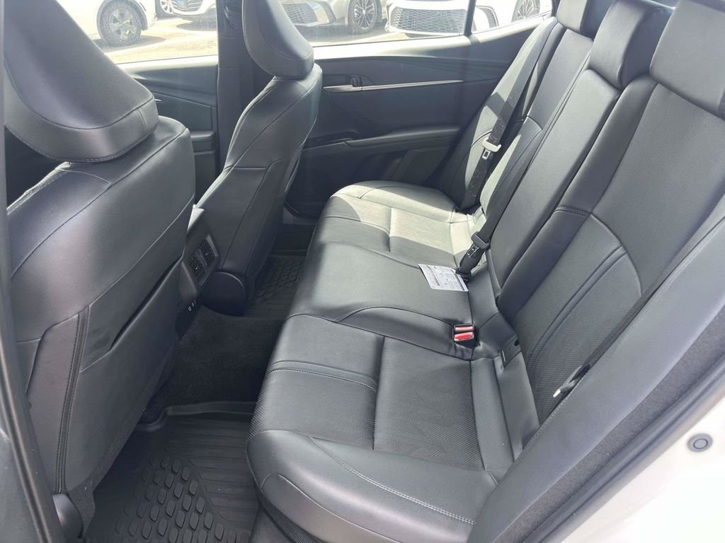 2025 Toyota Camry XSE - Photo 16