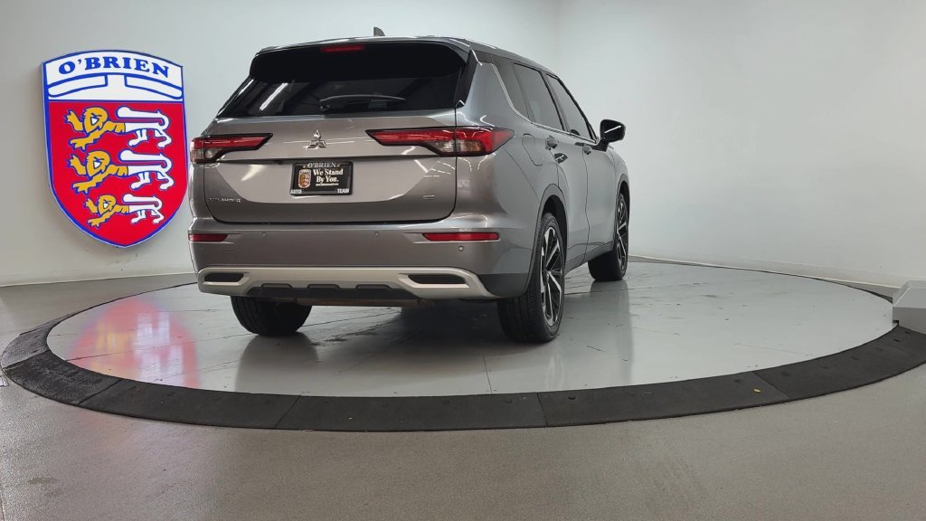 Used 2022 Gray Mitsubishi SE image 5
