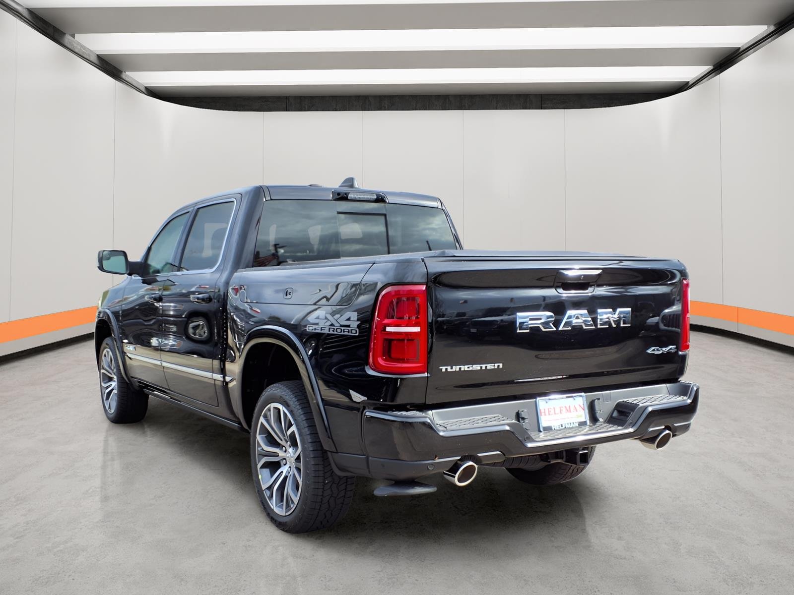 New 2026 Diamond Black Crystal Pearl-Coat Exterior Paint RAM Tungsten image 4