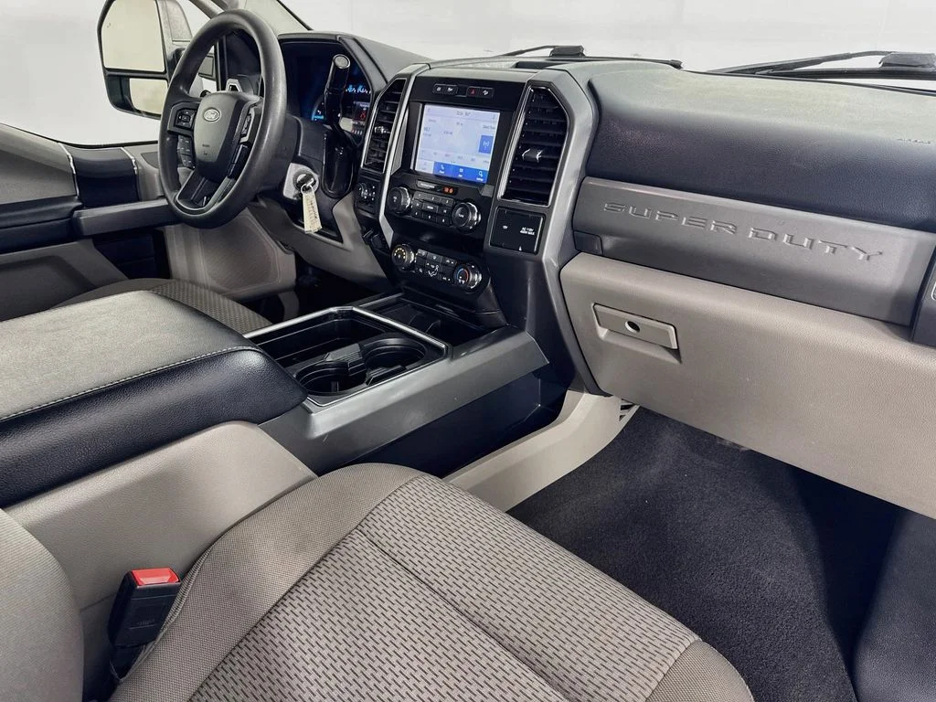 Used 2022 Oxford White Ford XLT image 35
