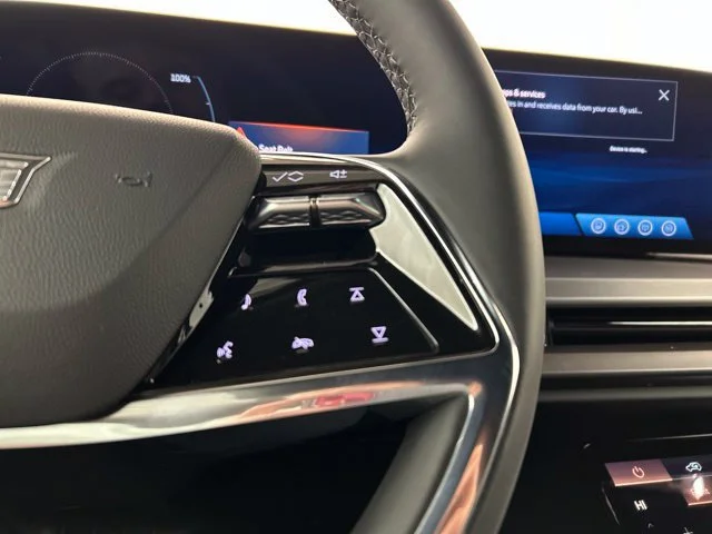 2027 Cadillac VISTIQ Luxury - Photo 8
