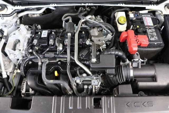 Used 2025 Aspen White Nissan SR image 23