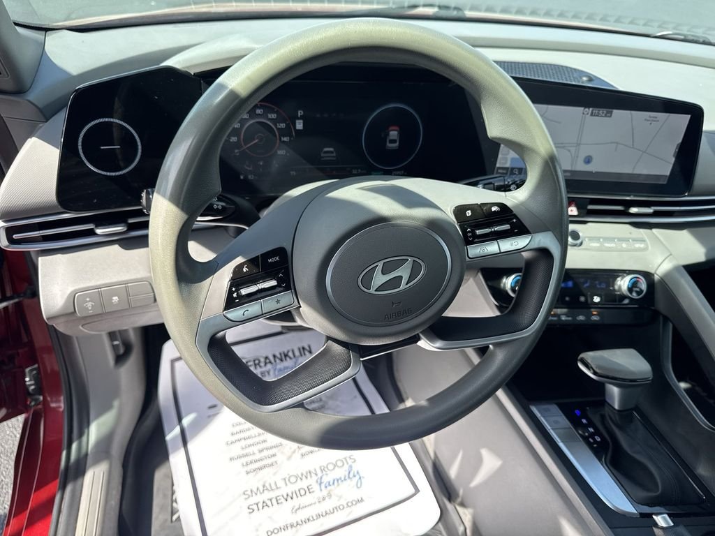 2024 Hyundai Elantra SEL - Photo 14