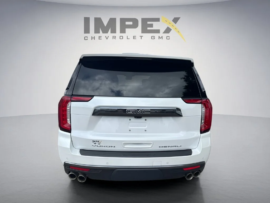 Used 2023 White Frost Tricoat GMC Denali Ultimate image 4